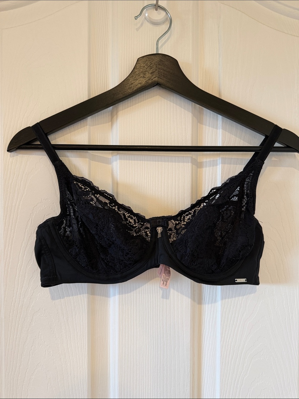 La Vie en Rose Black Lace Underwire Bra 36C